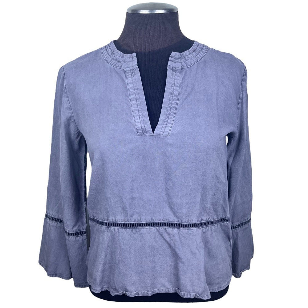 Cloth & Stone by Anthro Casual Gray Bell Sleeve Lace Accent V Neck Blouse (XS)